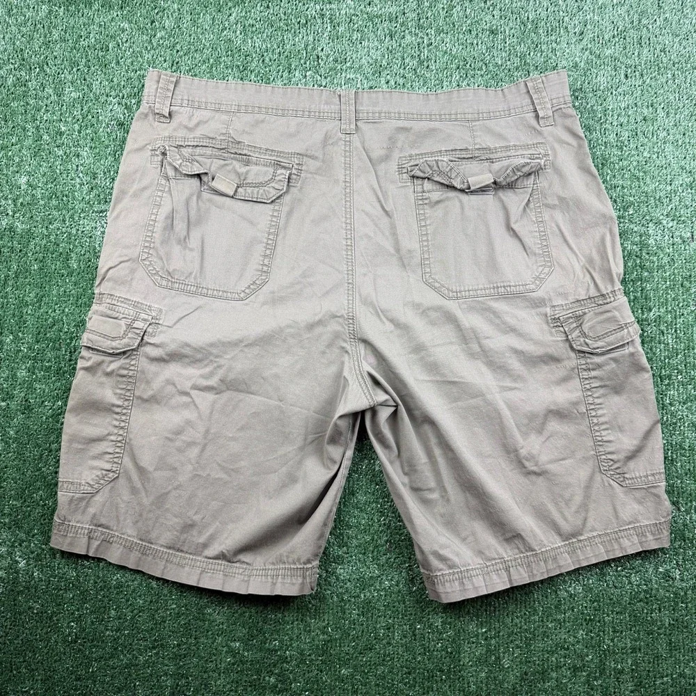 Unionbay Mens Cargo Shorts Khaki Tan Size 40 Cotton Spandex Stretch Utility